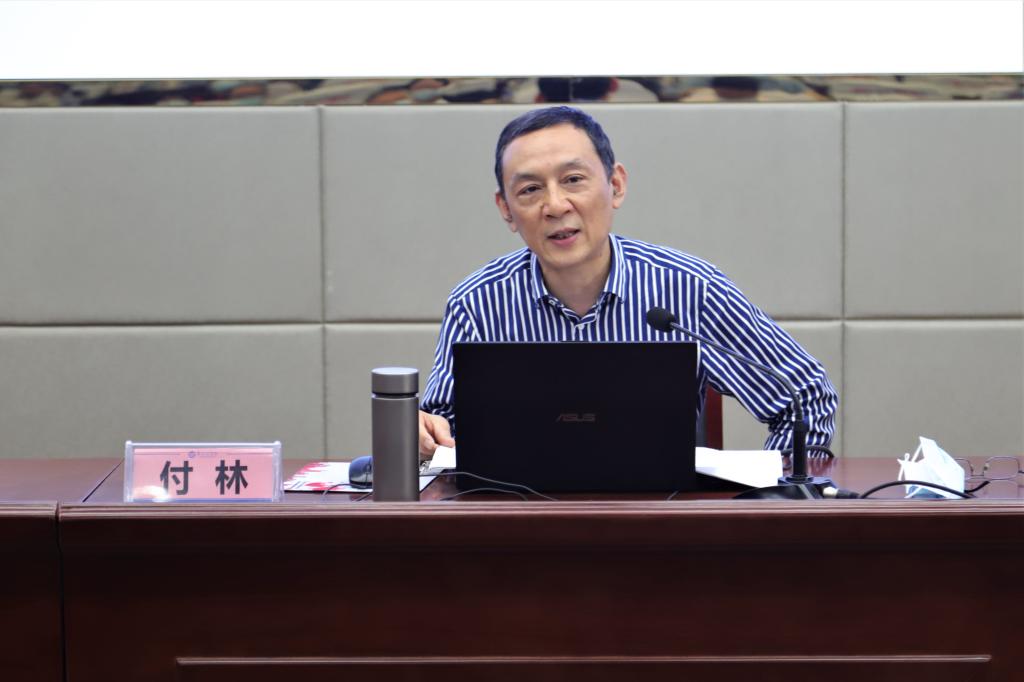 省人社厅二级巡视员付林受邀到我校作专题讲座